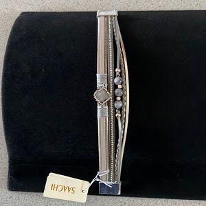 Bracelet beautiful handcrafted 5 thin bands clasp closure